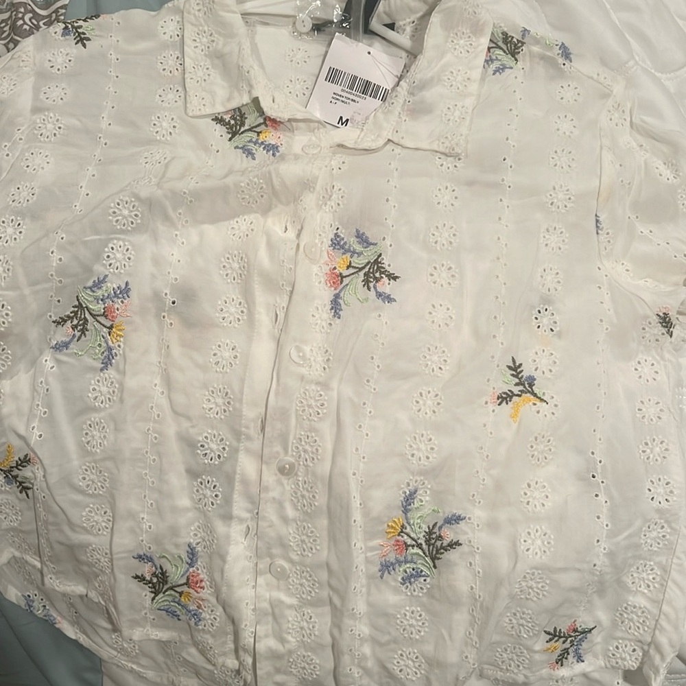 Forever 21 Floral Embroidered Eyelet Cropped Blouse